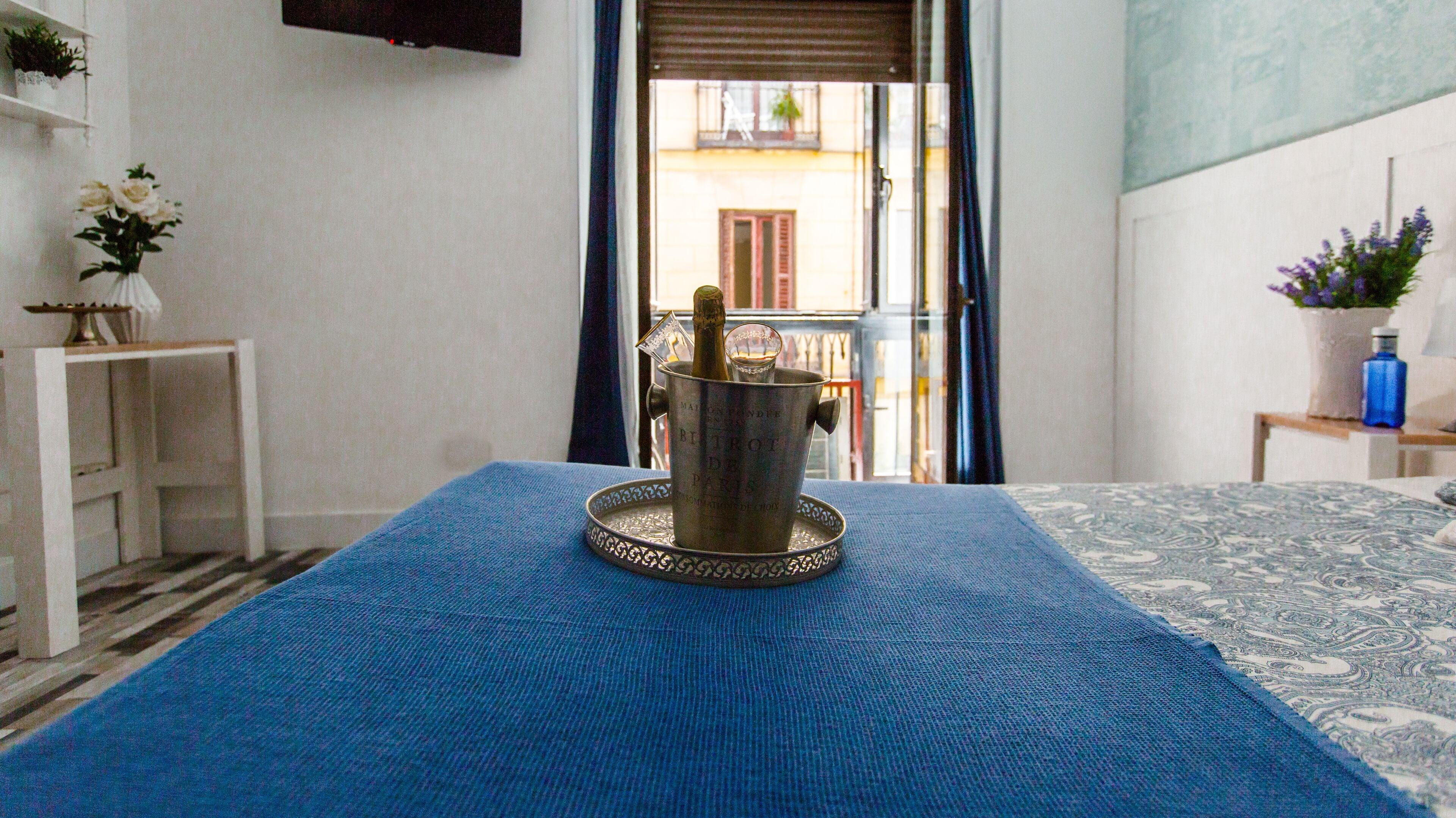 Hostal Adeco - Madrid — Photos 3